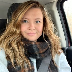 Meet your Posher, Hannah